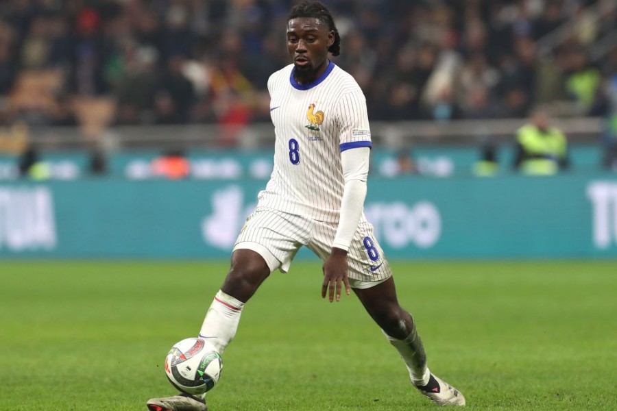 Manu Koné in azione con la maglia della Francia