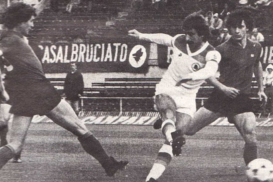 Roberto Pruzzo sigla uno dei due gol che decidono l'incontro