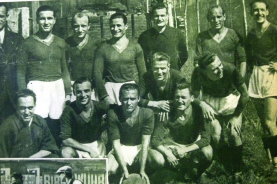 La formazione della Roma scesa in campo il 19 aprile 1936 a Brescia