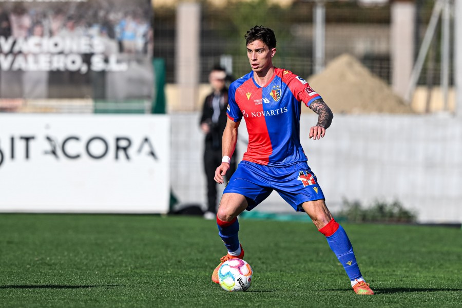 Riccardo Calafiori con la maglia del Basilea