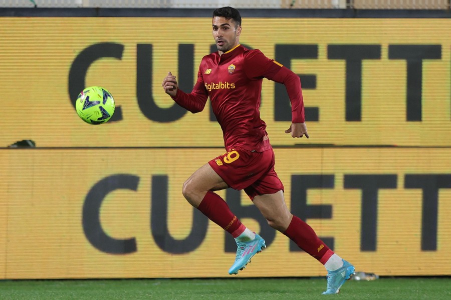 Zeki Celik durante una partita della Roma