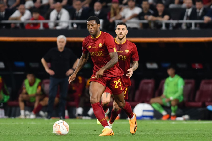 Wijnaldum in campo con la Roma