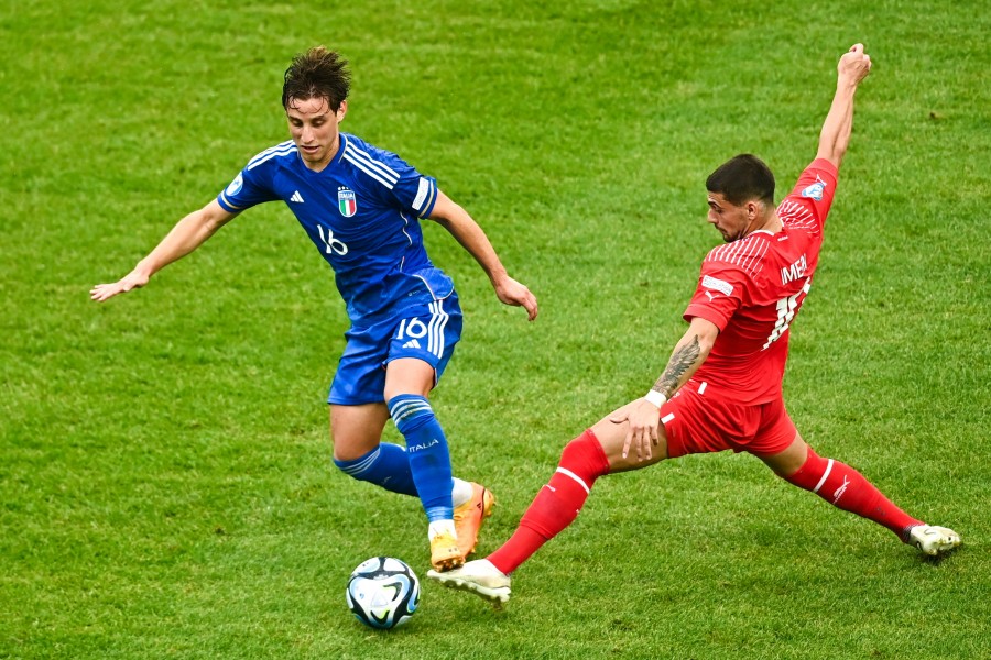 Bove in campo con l'Italia Under 21 nel match contro la Svizzera