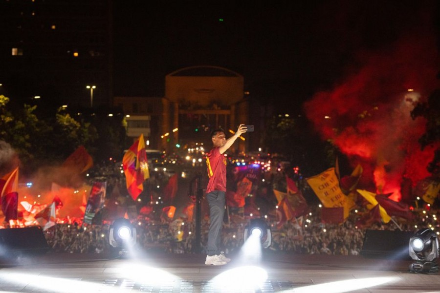 dybala presentazione colosseo quadrato