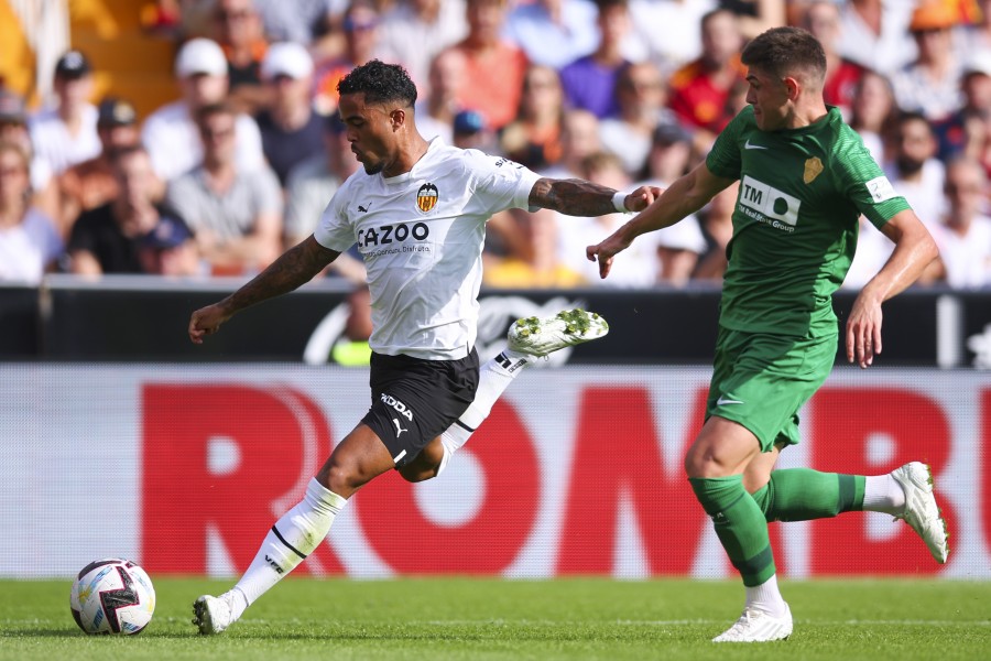 Justin Kluivert con la maglia del Valencia