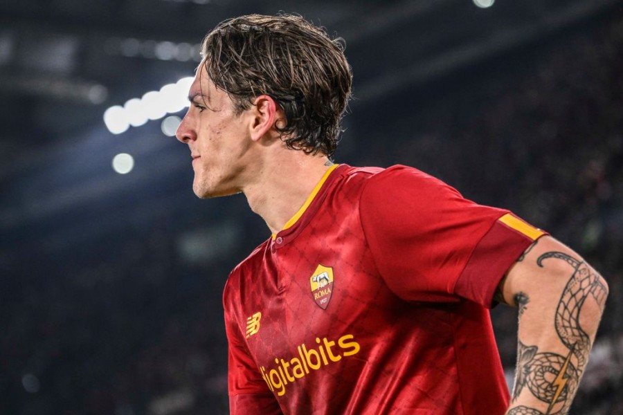 Nicolò Zaniolo con la maglia della Roma