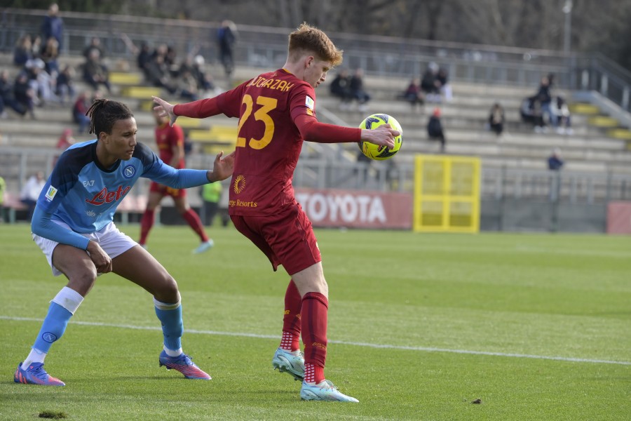 Jordan Majchrzak durante una partita della Roma Primavera