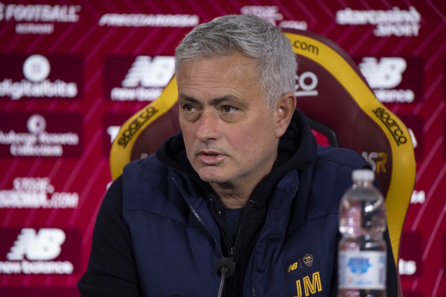 José Mourinho in conferenza stampa a Trigoria