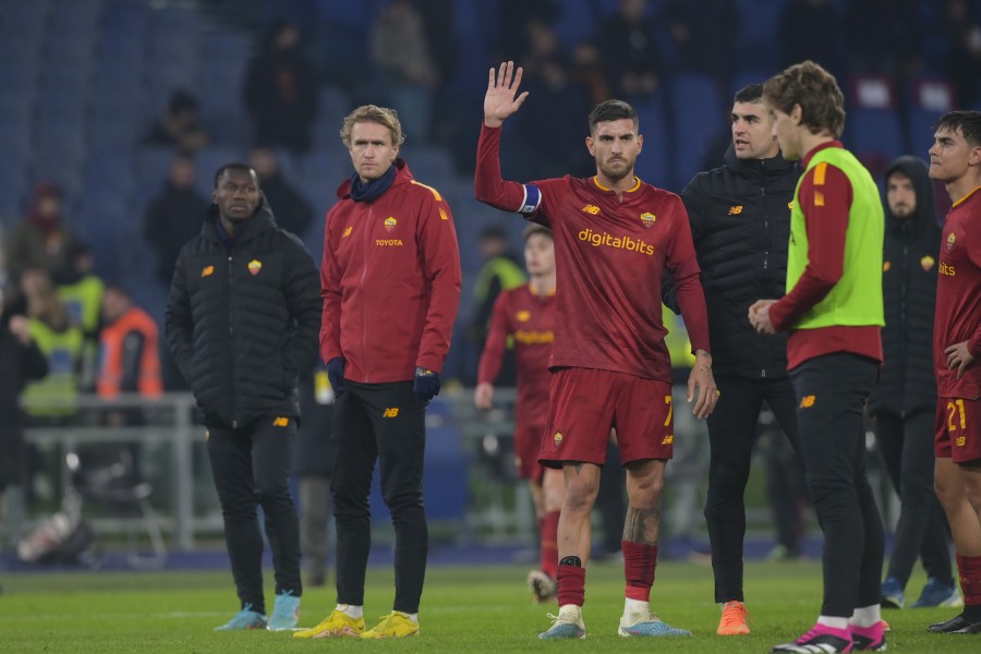 Lorenzo Pellegrini chiede scusa ai tifosi sotto la Curva Sud