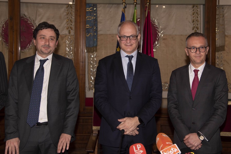 Veloccia, Gualtieri e Berardi durante una conferenza stampa