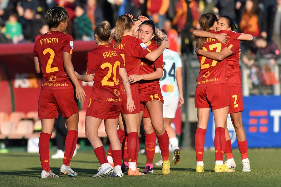Le calciatrici della Roma Femminile dopo un gol