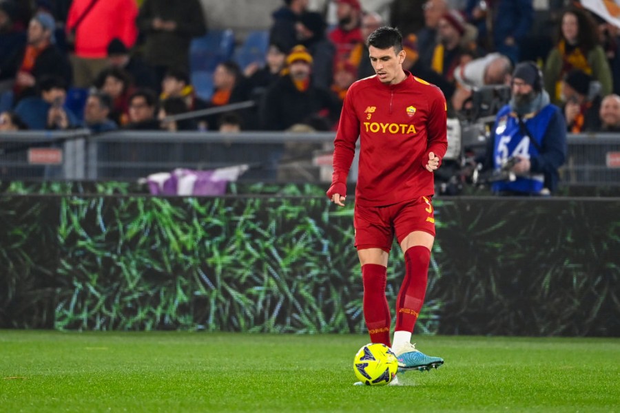 Ibañez in campo durante il riscaldamento di Roma-Juventus