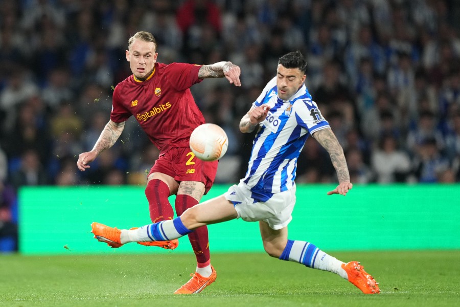 Rick Karsdorp in azione contro la Real Sociedad