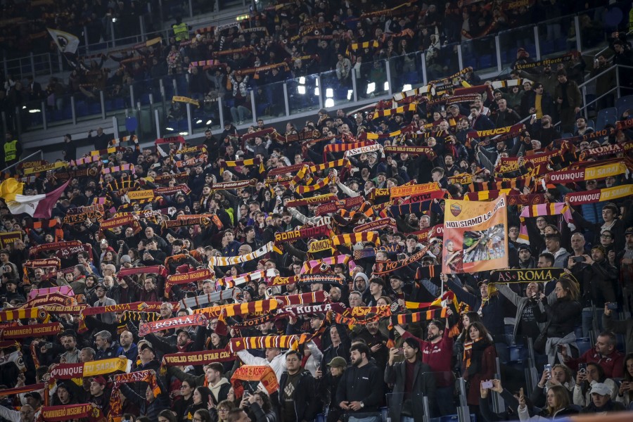 Tifosi della Roma allo Stadio Olimpico (Getty Images)
