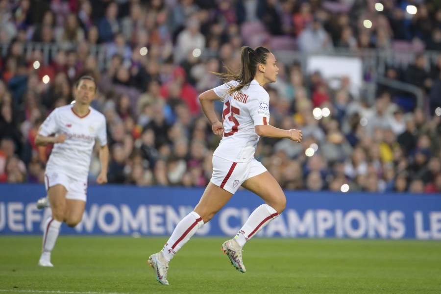 Serturini dopo il gol in Barcellona-Roma