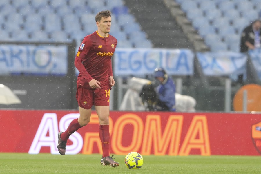 Diego Llorente durante una partita con la Roma