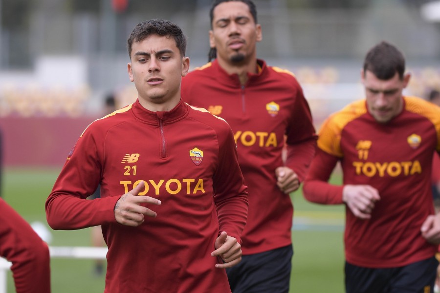 Paulo Dybala durante un allenamento della Roma