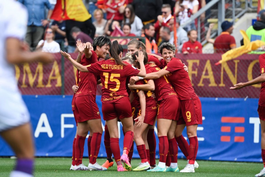 Ragazze della Roma Femminile che esultano dopo un gol