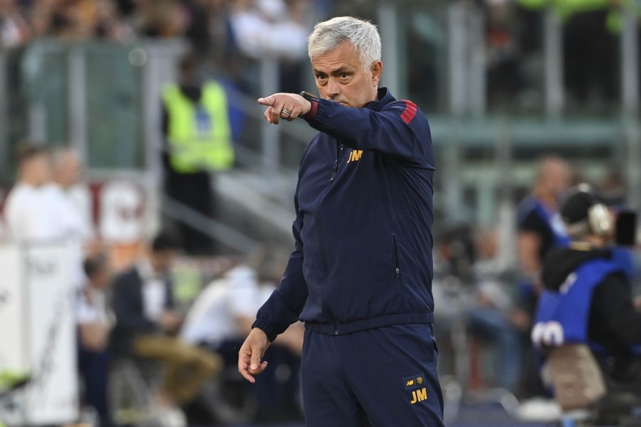 José Mourinho durante la gara contro l'Inter