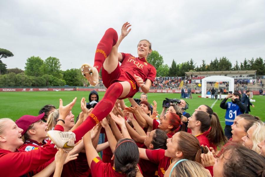 Wenninger e le sue compagne della Femminile dopo Roma-Inter