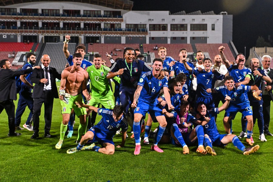 L'Italia Under 19 dopo la vittoria contro la Spagna