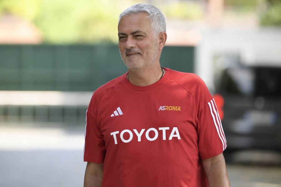 José Mourinho durante un allenamento della Roma