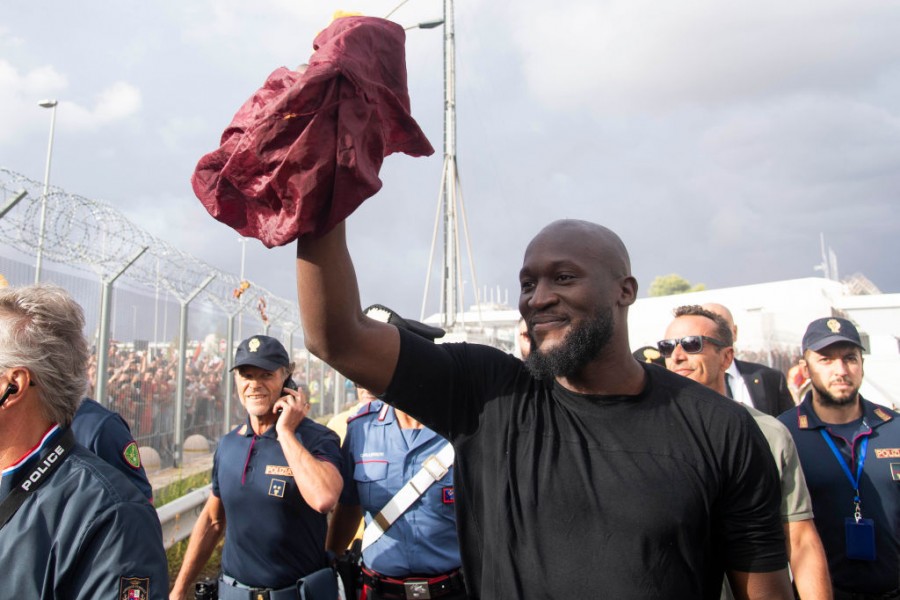 Lukaku all'aeroporto di Ciampino