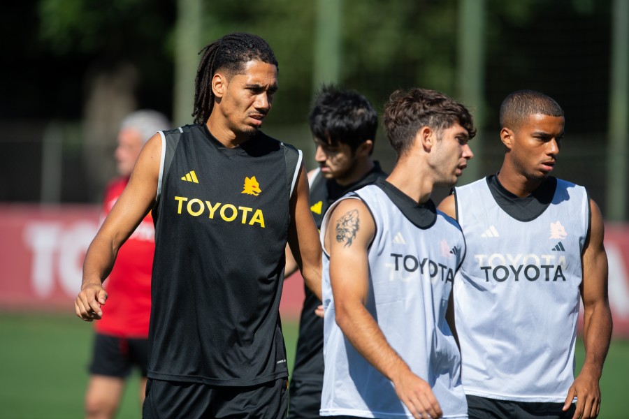 Chris Smalling in azione a Trigoria