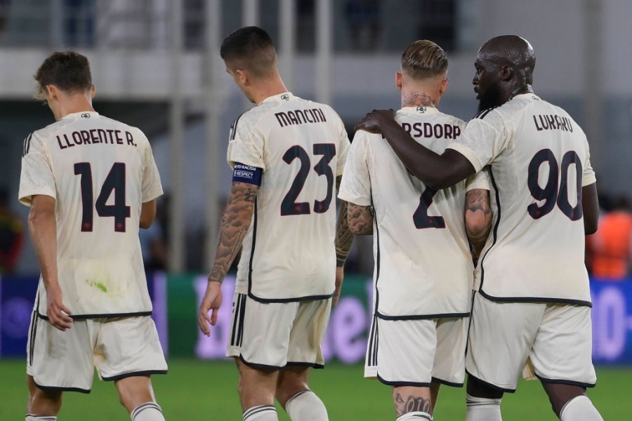 L'esultanza dei giallorossi dopo il gol contro lo Sheriff