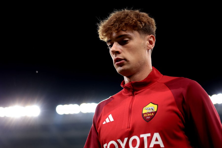 Zalewski prima di una partita della Roma