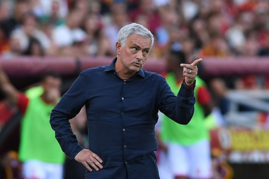 Mourinho durante una partita della Roma