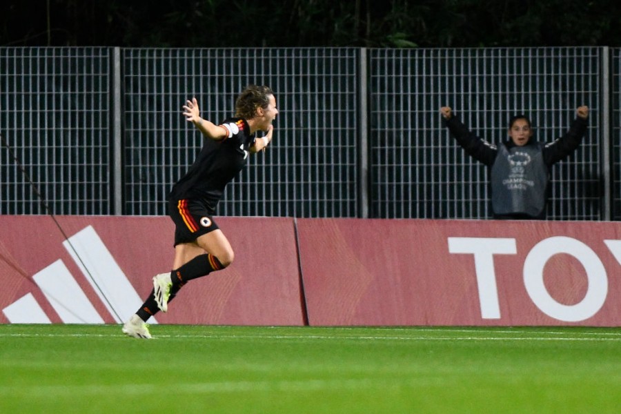 Valentina Giacinti dopo il gol contro l'Ajax
