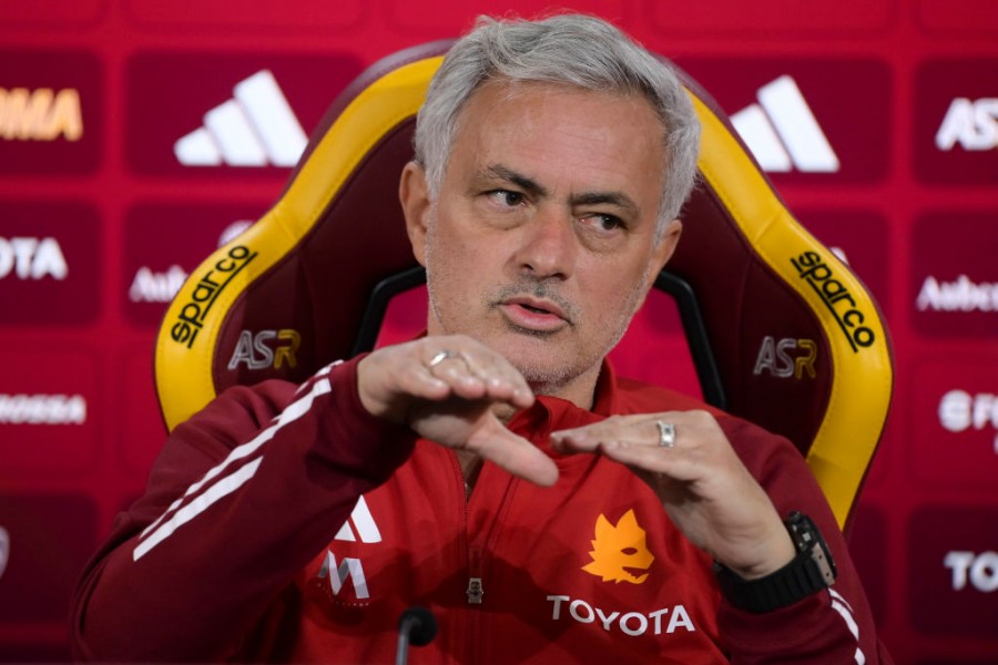 José Mourinho in conferenza stampa a Trigoria