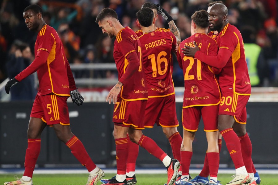 La Roma esulta dopo un gol all'Udinese