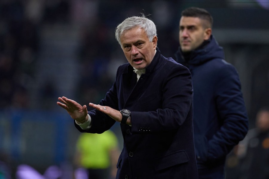 Mourinho durante una partita della Roma