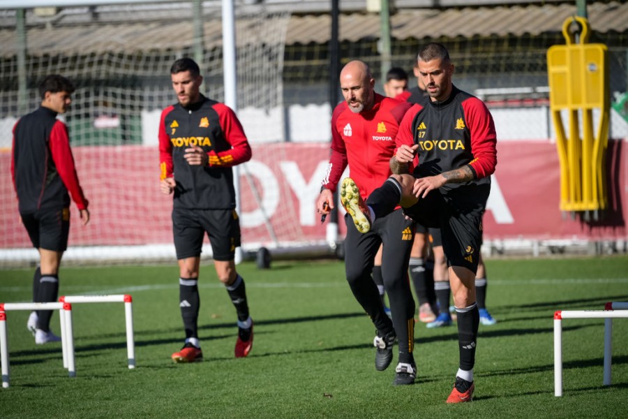 Leonardo Spinazzola in azione a Trigoria