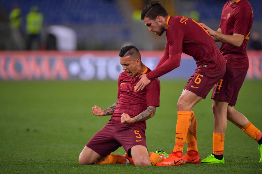 Paredes e Strootman esultano insieme