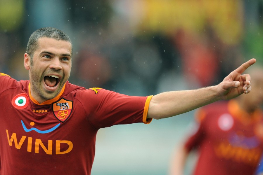 L'esultanza di Tonetto dopo un gol in un Roma-Empoli del 2008