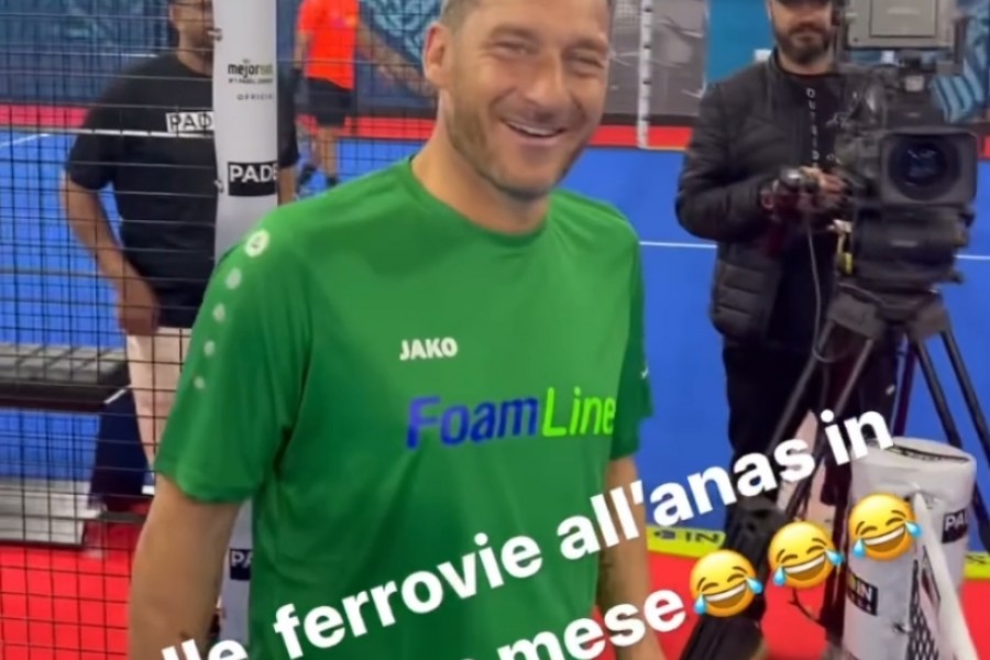 Totti scherza con Del Piero sui campi di padel