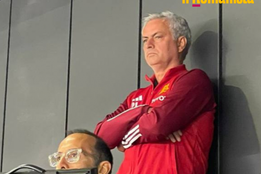José Mourinho in tribuna stampa
