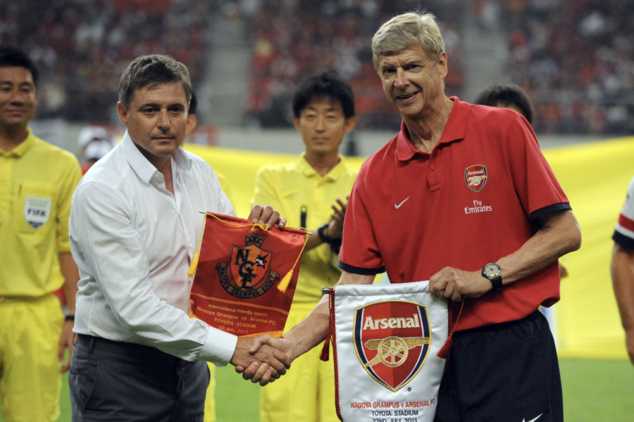 Arsene Wenger e Dragan Stojkovic in occasione dell’amichevole tra Nagoya Grampus e Arsenal andata in scena allo stadio Toyota il 22 luglio 2013