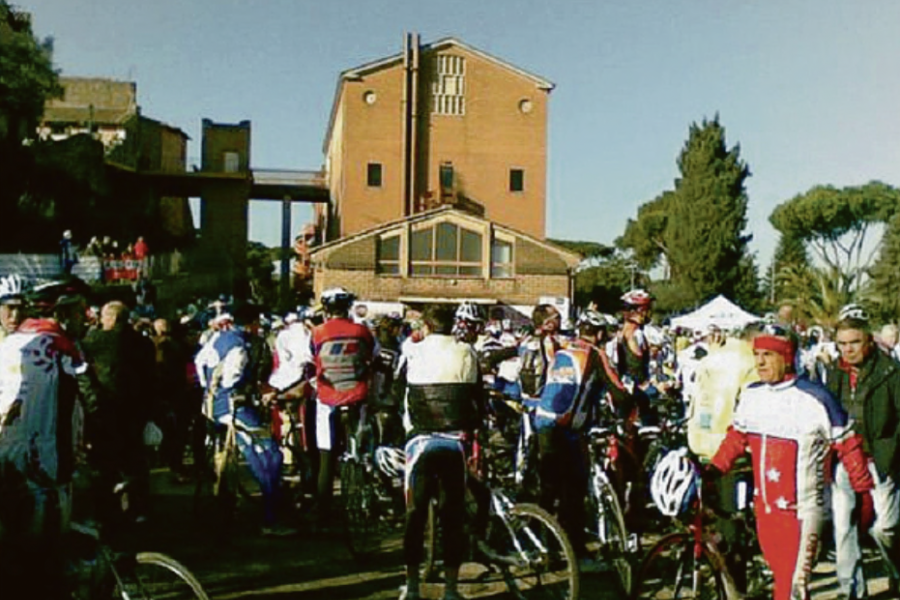 Il pellegrinaggio in bici al santuario dedicato alla Madonna del Divino Amore si svolge da ormai  60 anni