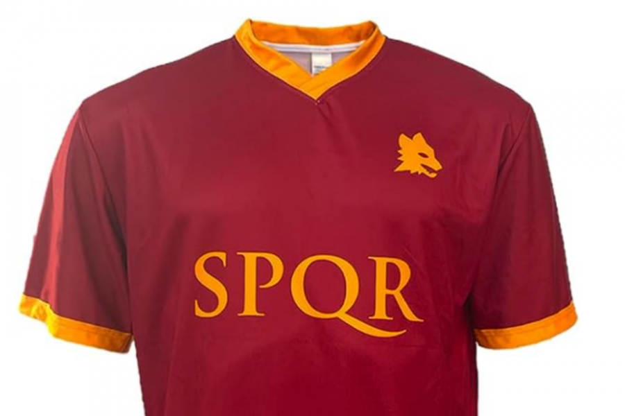La maglia della Roma in versione \