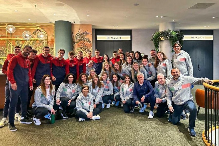 Lo scatto condiviso dalla nazionale femminile di pallanuoto