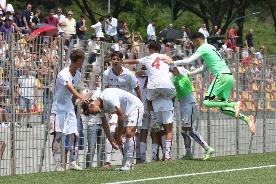 La Roma Under 16 esulta dopo la semifinale