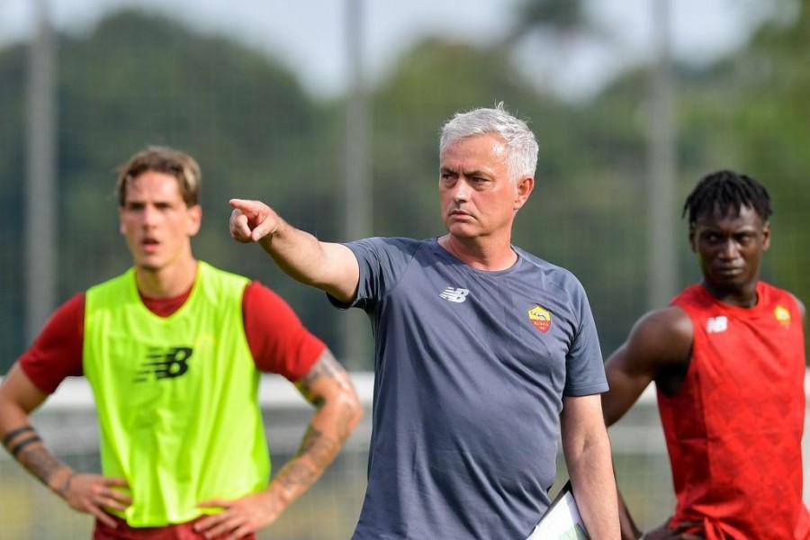 Le indicazioni dello Special One (As Roma via Getty Images)