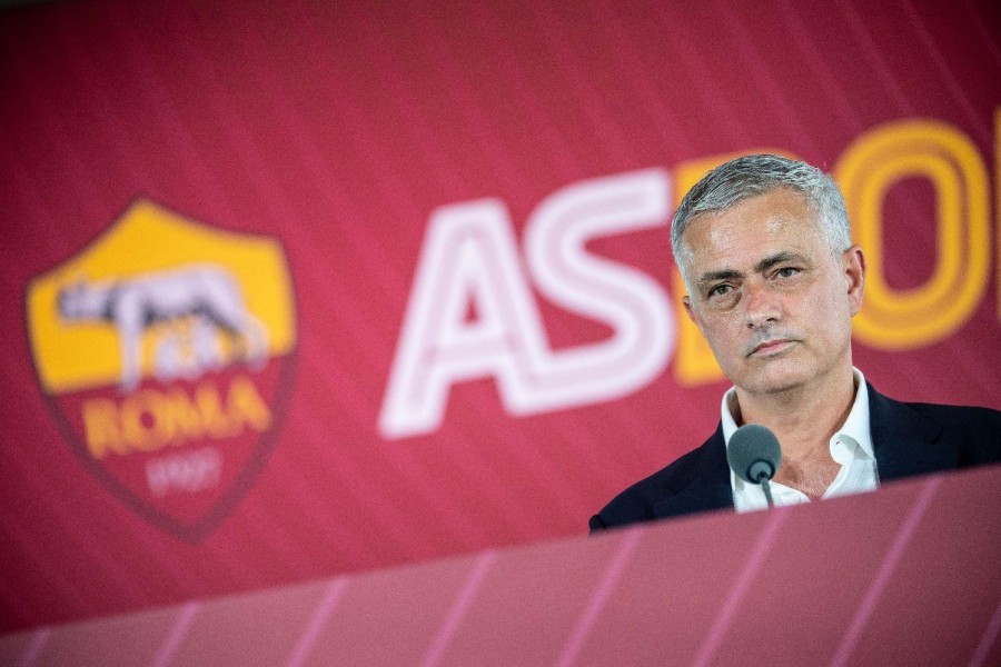 José Mourinho in conferenza @AS Roma via Getty Images