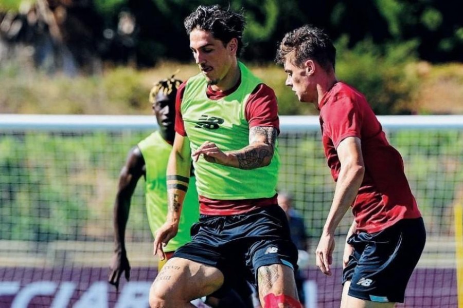 Zaniolo in campo durante gli allenamenti in Portogallo (As Roma via Getty Images)