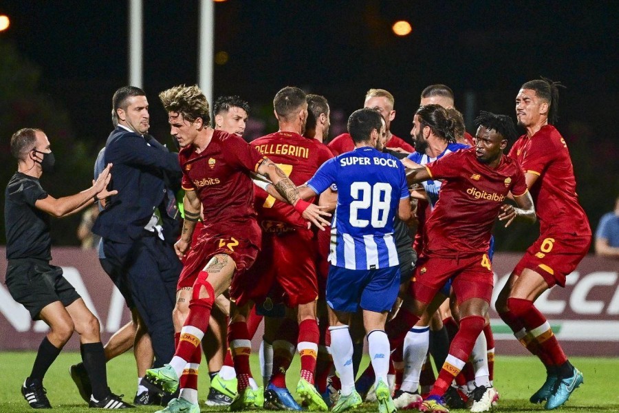 Il momento successivo al brutto fallo di Pepe su Mkhitaryan che ha scatenato  il parapiglia in campo @Getty Images