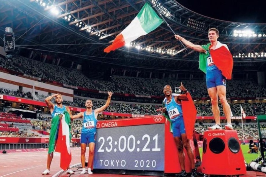 I campioni olimpici (da sinistra) Jacobs, Patta, Desalu e Tortu, dopo il trionfo nella 4x100 a Tokyo (Getty Images)